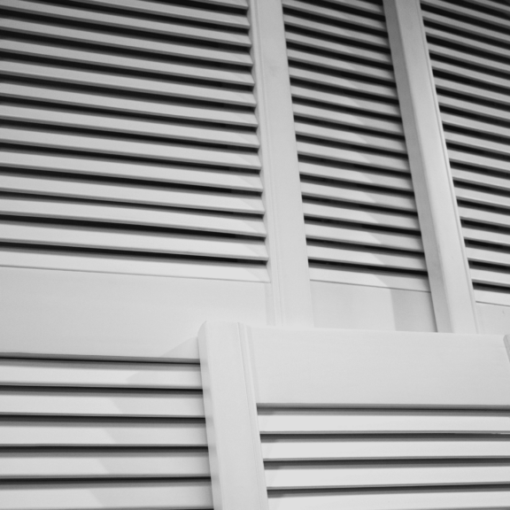 white-louvre-door-slats